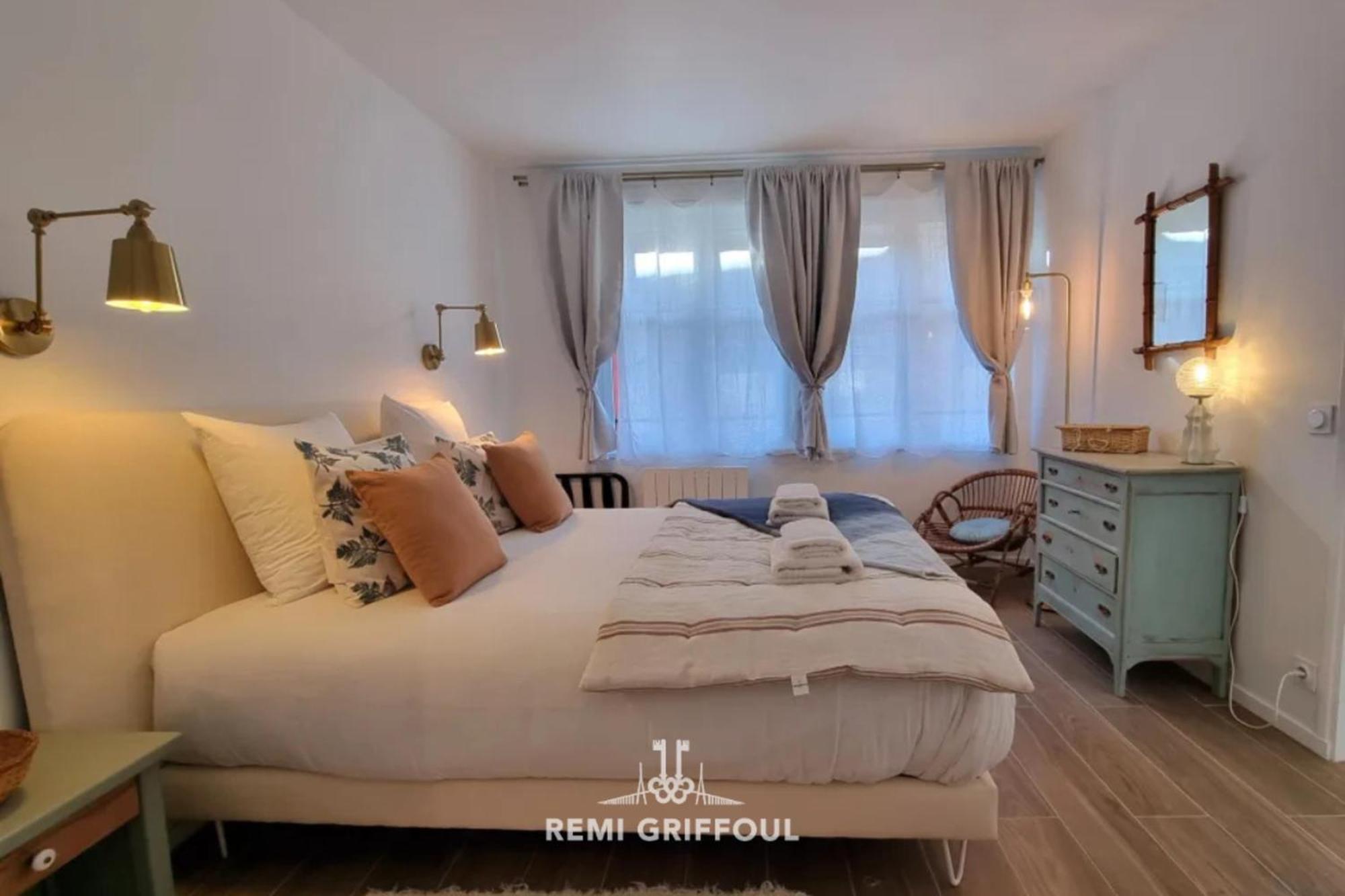 La Symphonie Elevator Honfleur City Center 2 Guests ภายนอก รูปภาพ